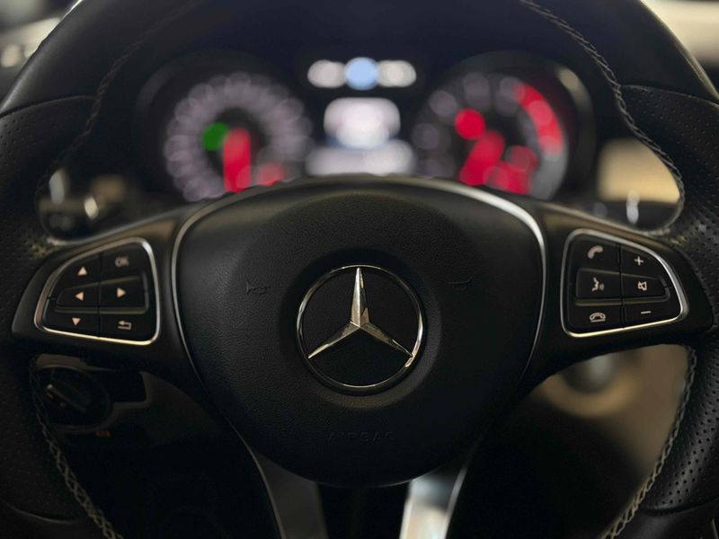 MERCEDES-BENZ GLA 200 1.6 CGI ADVANCE 16V TURBO 2016/2016 LEHMEN VEÍCULOS VENÂNCIO AIRES / Carros no Vale