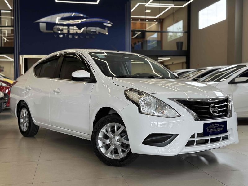 NISSAN VERSA 1.6 16V FLEXSTART SV XTRONIC 2017/2018 LEHMEN VEÍCULOS VENÂNCIO AIRES / Carros no Vale