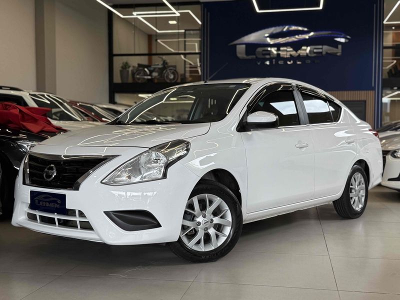 NISSAN VERSA 1.6 16V FLEXSTART SV XTRONIC 2017/2018 LEHMEN VEÍCULOS VENÂNCIO AIRES / Carros no Vale
