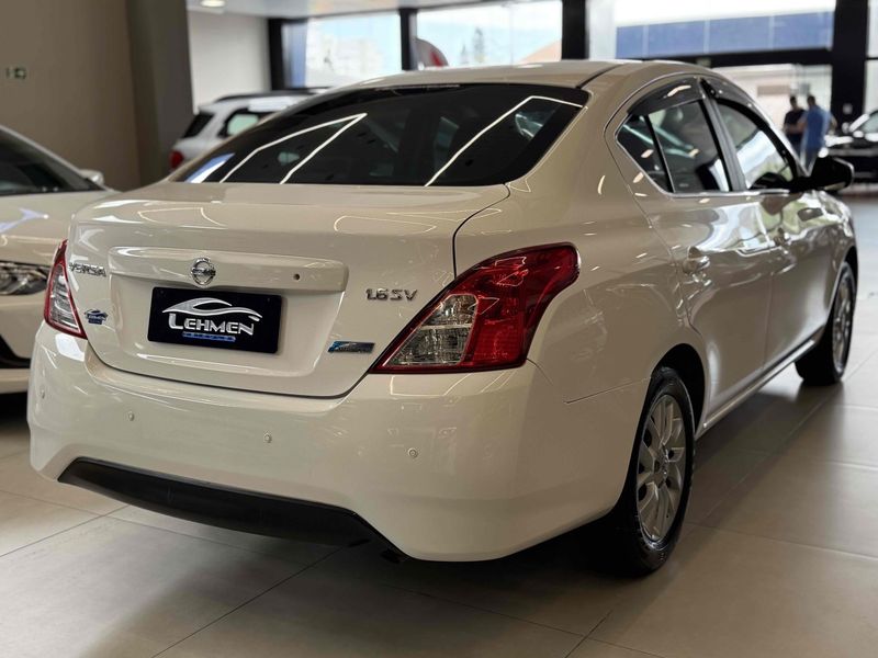 NISSAN VERSA 1.6 16V FLEXSTART SV XTRONIC 2017/2018 LEHMEN VEÍCULOS VENÂNCIO AIRES / Carros no Vale