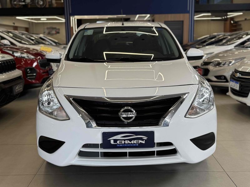 NISSAN VERSA 1.6 16V FLEXSTART SV XTRONIC 2017/2018 LEHMEN VEÍCULOS VENÂNCIO AIRES / Carros no Vale