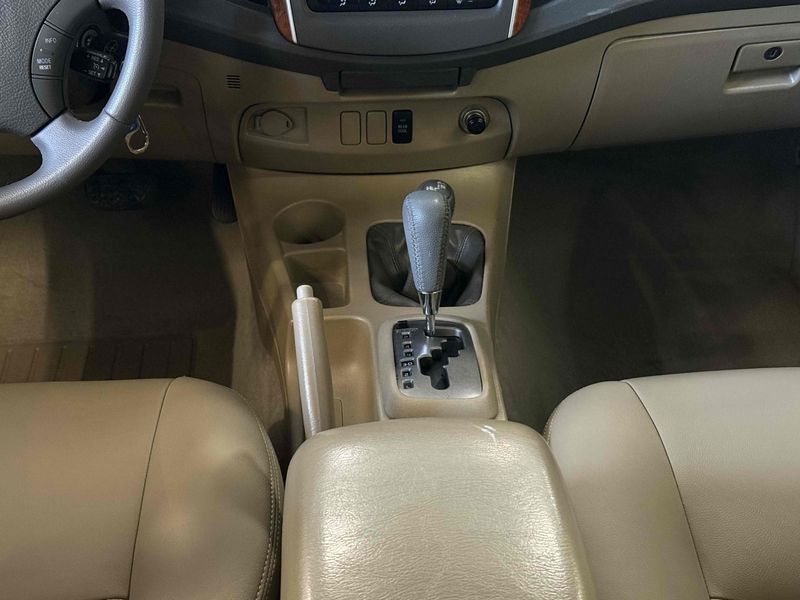 TOYOTA HILUX SW4 3.0 SRV 4X4 7 LUGARES 16V TURBO INTERCOOLER 2010/2010 LEHMEN VEÍCULOS VENÂNCIO AIRES / Carros no Vale