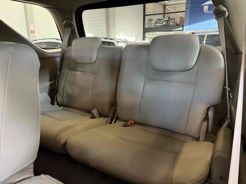 TOYOTA HILUX SW4 3.0 SRV 4X4 7 LUGARES 16V TURBO INTERCOOLER 2010/2010 LEHMEN VEÍCULOS VENÂNCIO AIRES / Carros no Vale