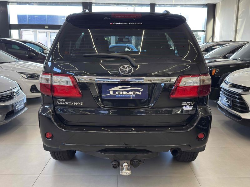 TOYOTA HILUX SW4 3.0 SRV 4X4 7 LUGARES 16V TURBO INTERCOOLER 2010/2010 LEHMEN VEÍCULOS VENÂNCIO AIRES / Carros no Vale