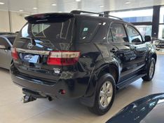 TOYOTA HILUX SW4 3.0 SRV 4X4 7 LUGARES 16V TURBO INTERCOOLER 2010/2010 LEHMEN VEÍCULOS VENÂNCIO AIRES / Carros no Vale