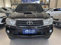 TOYOTA HILUX SW4 3.0 SRV 4X4 7 LUGARES 16V TURBO INTERCOOLER 2010/2010 LEHMEN VEÍCULOS VENÂNCIO AIRES / Carros no Vale