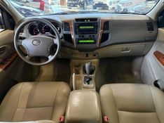 TOYOTA HILUX SW4 3.0 SRV 4X4 7 LUGARES 16V TURBO INTERCOOLER 2010/2010 LEHMEN VEÍCULOS VENÂNCIO AIRES / Carros no Vale