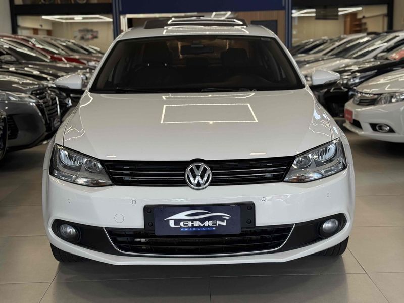 VOLKSWAGEN JETTA 2.0 TSI HIGHLINE 211CV TIPTRONIC 2013/2013 LEHMEN VEÍCULOS VENÂNCIO AIRES / Carros no Vale