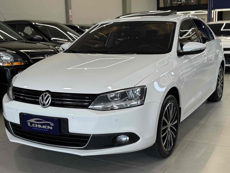 VOLKSWAGEN JETTA 2.0 TSI HIGHLINE 211CV TIPTRONIC 2013/2013 LEHMEN VEÍCULOS VENÂNCIO AIRES / Carros no Vale
