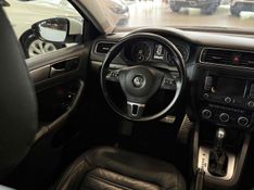 VOLKSWAGEN JETTA 2.0 TSI HIGHLINE 211CV TIPTRONIC 2013/2013 LEHMEN VEÍCULOS VENÂNCIO AIRES / Carros no Vale