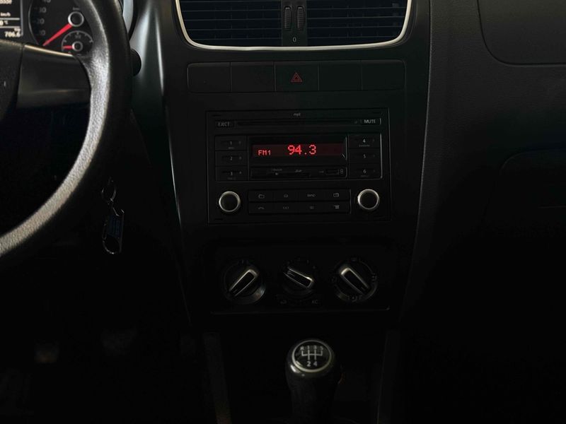 VOLKSWAGEN SPACEFOX 1.6 MI TREND 8V 2011/2012 LEHMEN VEÍCULOS VENÂNCIO AIRES / Carros no Vale