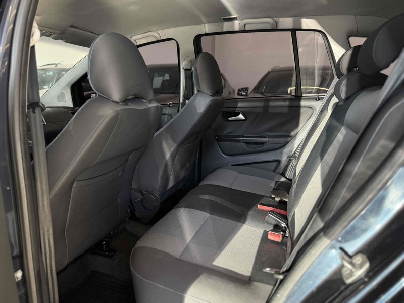 VOLKSWAGEN SPACEFOX 1.6 MI TREND 8V 2011/2012 LEHMEN VEÍCULOS VENÂNCIO AIRES / Carros no Vale