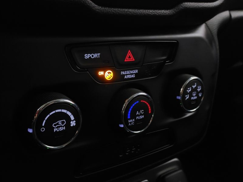 JEEP RENEGADE 1.8 16V FLEX SPORT 4P AUTOMÁTICO 2020/2021 BETIOLO NOVOS E SEMINOVOS LAJEADO / Carros no Vale JEEP RENEGADE 1.8 16V FLEX SPORT 4P AUTOMÁTICO 2020/2021 BETIOLO NOVOS E SEMINOVOS LAJEADO / Carros no Vale