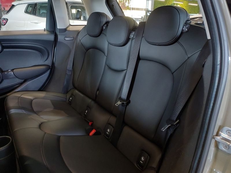 Mini COOPER 1.5 12V TWINPOWER GASOLINA 4P STEPTRONIC 2018/2019 BETIOLO NOVOS E SEMINOVOS LAJEADO / Carros no Vale Mini COOPER 1.5 12V TWINPOWER GASOLINA 4P STEPTRONIC 2018/2019 BETIOLO NOVOS E SEMINOVOS LAJEADO / Carros no Vale