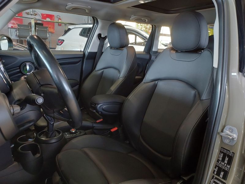 Mini COOPER 1.5 12V TWINPOWER GASOLINA 4P STEPTRONIC 2018/2019 BETIOLO NOVOS E SEMINOVOS LAJEADO / Carros no Vale Mini COOPER 1.5 12V TWINPOWER GASOLINA 4P STEPTRONIC 2018/2019 BETIOLO NOVOS E SEMINOVOS LAJEADO / Carros no Vale