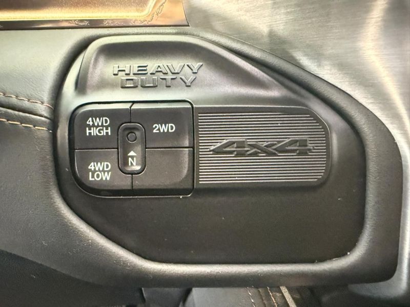 Ram 3500 6.7 I6 TURBO DIESEL LIMITED LONGHORN CD 4X4 AUTOMÁTICO 2022/2022 BETIOLO NOVOS E SEMINOVOS LAJEADO / Carros no Vale Ram 3500 6.7 I6 TURBO DIESEL LIMITED LONGHORN CD 4X4 AUTOMÁTICO 2022/2022 BETIOLO NOVOS E SEMINOVOS LAJEADO / Carros no Vale