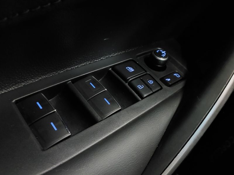 Toyota COROLLA 2.0 VVT-IE FLEX XEI DIRECT SHIFT 2021/2022 BETIOLO NOVOS E SEMINOVOS LAJEADO / Carros no Vale Toyota COROLLA 2.0 VVT-IE FLEX XEI DIRECT SHIFT 2021/2022 BETIOLO NOVOS E SEMINOVOS LAJEADO / Carros no Vale