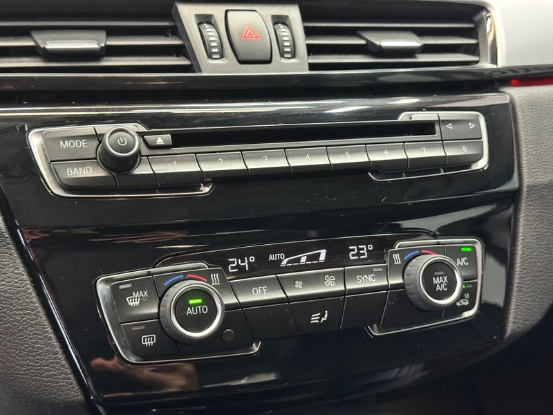 BMW X1 2.0 16V TURBO ACTIVEFLEX SDRIVE20I 4P AUTOMÁTICO 2017/2017 BETIOLO NOVOS E SEMINOVOS LAJEADO / Carros no Vale