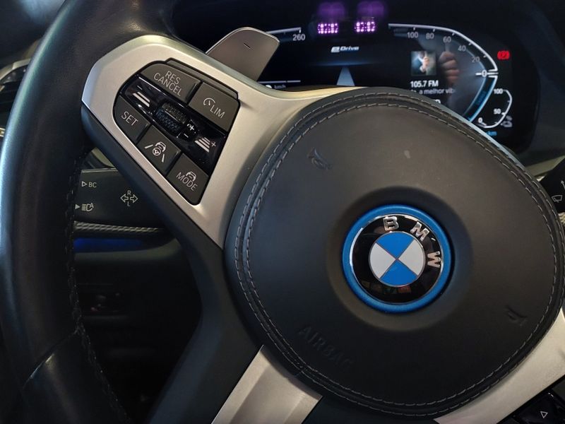 BMW X5 3.0 I6 TURBO HÍBRIDO XDRIVE45E M SPORT AUTOMÁTICO 2022/2023 BETIOLO NOVOS E SEMINOVOS LAJEADO / Carros no Vale