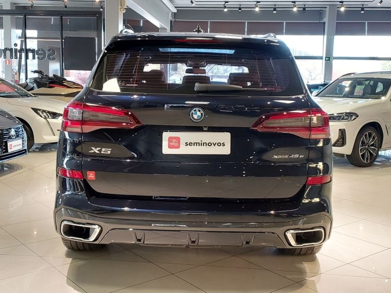 BMW X5 3.0 I6 TURBO HÍBRIDO XDRIVE45E M SPORT AUTOMÁTICO 2022/2023 BETIOLO NOVOS E SEMINOVOS LAJEADO / Carros no Vale
