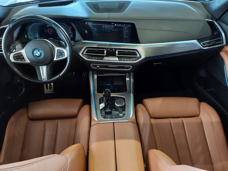 BMW X5 3.0 I6 TURBO HÍBRIDO XDRIVE45E M SPORT AUTOMÁTICO 2022/2023 BETIOLO NOVOS E SEMINOVOS LAJEADO / Carros no Vale