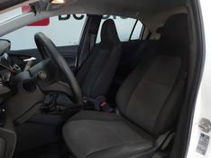 Chevrolet ONIX 1.0 FLEX MANUAL 2024/2025 BETIOLO NOVOS E SEMINOVOS LAJEADO / Carros no Vale
