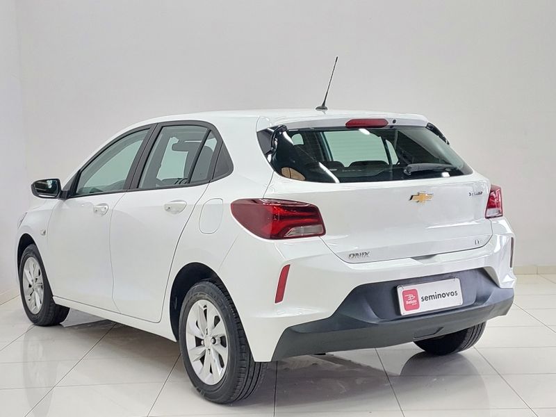 Chevrolet ONIX 1.0 TURBO FLEX LT MANUAL 2022/2023 BETIOLO NOVOS E SEMINOVOS LAJEADO / Carros no Vale Chevrolet ONIX 1.0 TURBO FLEX LT MANUAL 2022/2023 BETIOLO NOVOS E SEMINOVOS LAJEADO / Carros no Vale