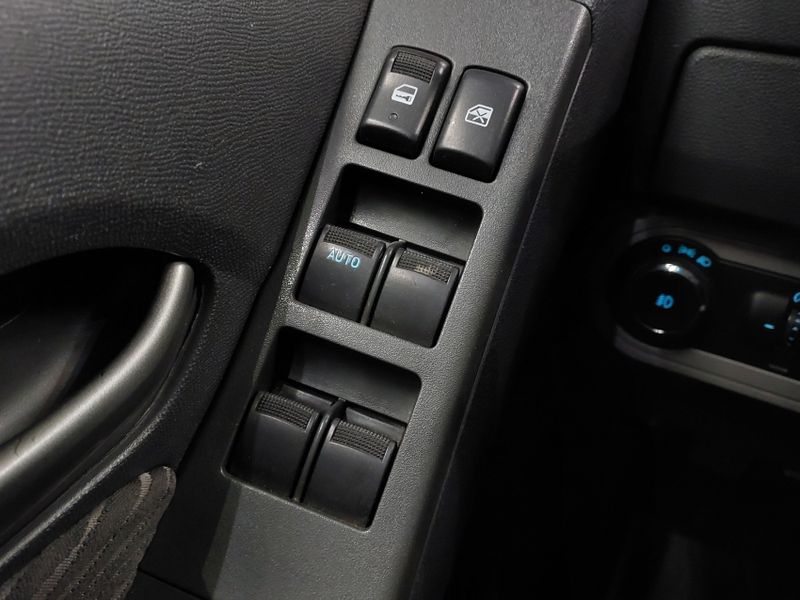 Chevrolet S10 2.4 LT 4X2 CD 8V FLEX 4P MANUAL 2012/2013 BETIOLO NOVOS E SEMINOVOS LAJEADO / Carros no Vale Chevrolet S10 2.4 LT 4X2 CD 8V FLEX 4P MANUAL 2012/2013 BETIOLO NOVOS E SEMINOVOS LAJEADO / Carros no Vale