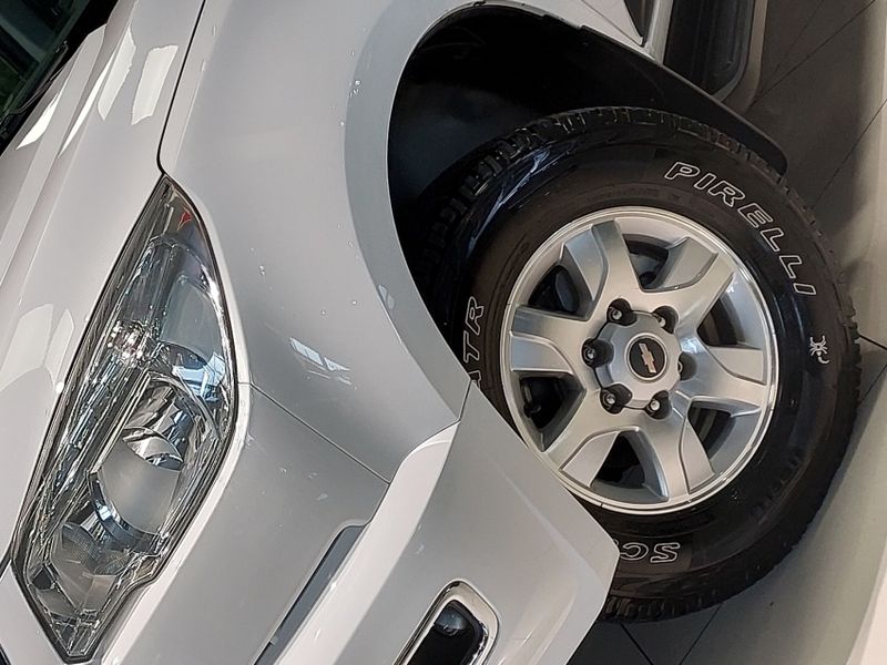 Chevrolet S10 2.4 LT 4X2 CD 8V FLEX 4P MANUAL 2012/2013 BETIOLO NOVOS E SEMINOVOS LAJEADO / Carros no Vale Chevrolet S10 2.4 LT 4X2 CD 8V FLEX 4P MANUAL 2012/2013 BETIOLO NOVOS E SEMINOVOS LAJEADO / Carros no Vale