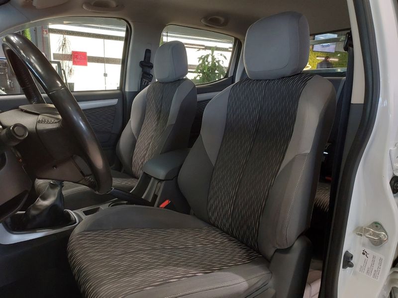 Chevrolet S10 2.4 LT 4X2 CD 8V FLEX 4P MANUAL 2012/2013 BETIOLO NOVOS E SEMINOVOS LAJEADO / Carros no Vale Chevrolet S10 2.4 LT 4X2 CD 8V FLEX 4P MANUAL 2012/2013 BETIOLO NOVOS E SEMINOVOS LAJEADO / Carros no Vale