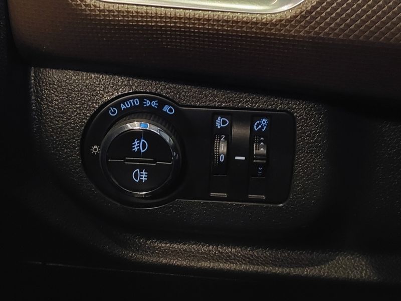 Chevrolet SPIN 1.8 PREMIER 8V FLEX 4P AUTOMÁTICO 2020/2021 BETIOLO NOVOS E SEMINOVOS LAJEADO / Carros no Vale