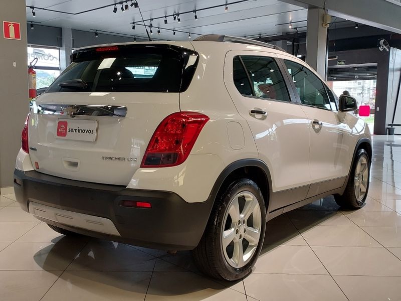 Chevrolet TRACKER 1.8 MPFI LTZ 4X2 16V FLEX 4P AUTOMÁTICO 2015/2015 BETIOLO NOVOS E SEMINOVOS LAJEADO / Carros no Vale Chevrolet TRACKER 1.8 MPFI LTZ 4X2 16V FLEX 4P AUTOMÁTICO 2015/2015 BETIOLO NOVOS E SEMINOVOS LAJEADO / Carros no Vale