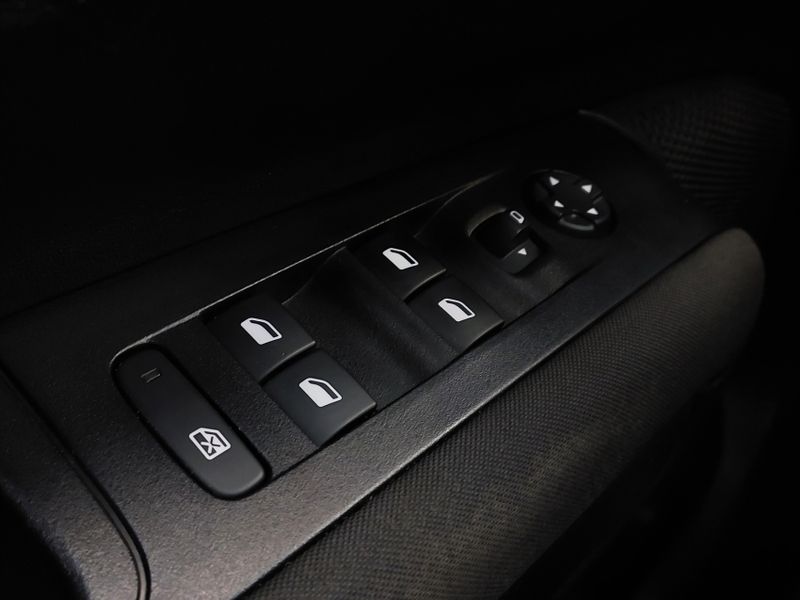 Citroen C4 CACTUS 1.6 THP FLEX SHINE EAT6 2019/2020 BETIOLO NOVOS E SEMINOVOS LAJEADO / Carros no Vale