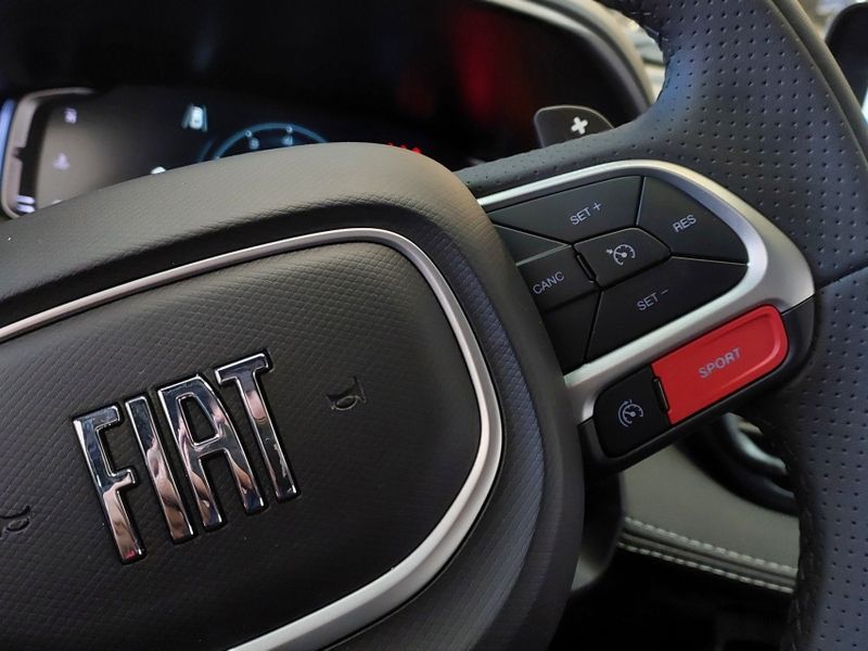 Fiat FASTBACK 1.0 TURBO 200 HYBRID IMPETUS CVT 2025/2026 BETIOLO NOVOS E SEMINOVOS LAJEADO / Carros no Vale Fiat FASTBACK 1.0 TURBO 200 HYBRID IMPETUS CVT 2025/2026 BETIOLO NOVOS E SEMINOVOS LAJEADO / Carros no Vale