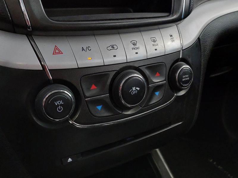Fiat FREEMONT 2.4 EMOTION 16V GASOLINA 4P AUTOMÁTICO 2013/2014 BETIOLO NOVOS E SEMINOVOS LAJEADO / Carros no Vale