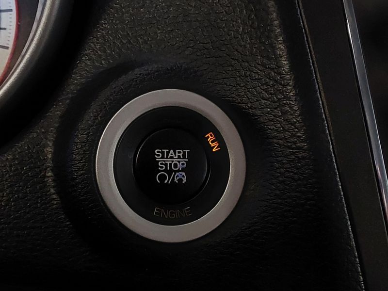 Fiat FREEMONT 2.4 EMOTION 16V GASOLINA 4P AUTOMÁTICO 2013/2014 BETIOLO NOVOS E SEMINOVOS LAJEADO / Carros no Vale