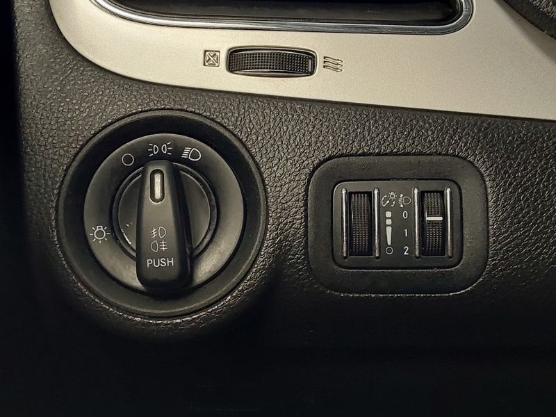 Fiat FREEMONT 2.4 EMOTION 16V GASOLINA 4P AUTOMÁTICO 2013/2014 BETIOLO NOVOS E SEMINOVOS LAJEADO / Carros no Vale