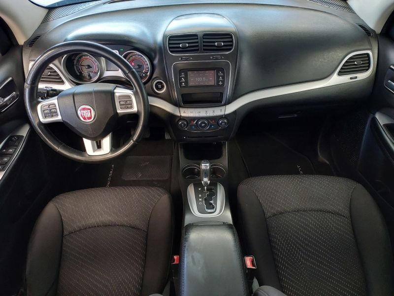 Fiat FREEMONT 2.4 EMOTION 16V GASOLINA 4P AUTOMÁTICO 2013/2014 BETIOLO NOVOS E SEMINOVOS LAJEADO / Carros no Vale