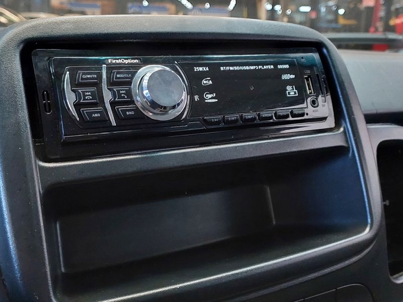 Fiat MOBI 1.0 EVO FLEX LIKE MANUAL 2023/2024 BETIOLO NOVOS E SEMINOVOS LAJEADO / Carros no Vale