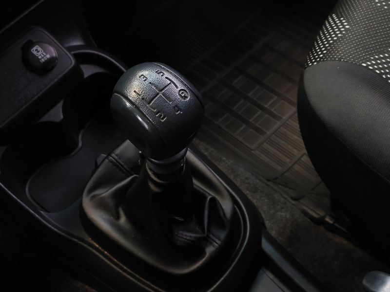 Fiat MOBI 1.0 EVO FLEX LIKE MANUAL 2023/2024 BETIOLO NOVOS E SEMINOVOS LAJEADO / Carros no Vale