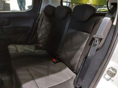 Fiat MOBI 1.0 EVO FLEX LIKE MANUAL 2022/2023 BETIOLO NOVOS E SEMINOVOS LAJEADO / Carros no Vale