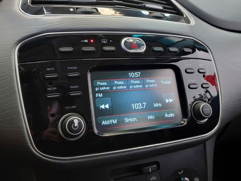Fiat PUNTO 1.6 ESSENCE 16V FLEX 4P AUTOMATIZADO 2016/2016 BETIOLO NOVOS E SEMINOVOS LAJEADO / Carros no Vale