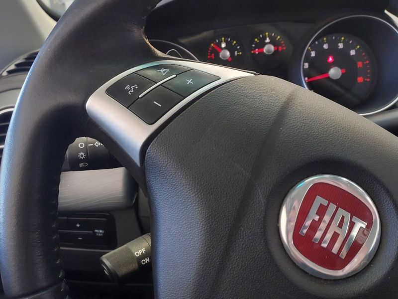 Fiat PUNTO 1.6 ESSENCE 16V FLEX 4P AUTOMATIZADO 2016/2016 BETIOLO NOVOS E SEMINOVOS LAJEADO / Carros no Vale