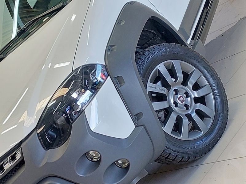 Fiat STRADA 1.8 MPI ADVENTURE CD 16V FLEX 3P MANUAL 2019/2020 BETIOLO NOVOS E SEMINOVOS LAJEADO / Carros no Vale