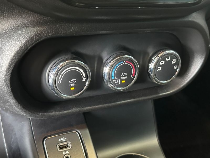 Fiat TORO 1.8 16V EVO FLEX FREEDOM AT6 2016/2017 BETIOLO NOVOS E SEMINOVOS LAJEADO / Carros no Vale
