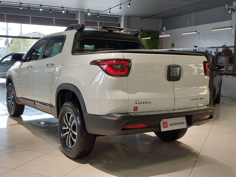 Fiat TORO 2.4 16V MULTIAIR FLEX FREEDOM AT9 2016/2017 BETIOLO NOVOS E SEMINOVOS LAJEADO / Carros no Vale