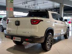 Fiat TORO 2.4 16V MULTIAIR FLEX FREEDOM AT9 2016/2017 BETIOLO NOVOS E SEMINOVOS LAJEADO / Carros no Vale