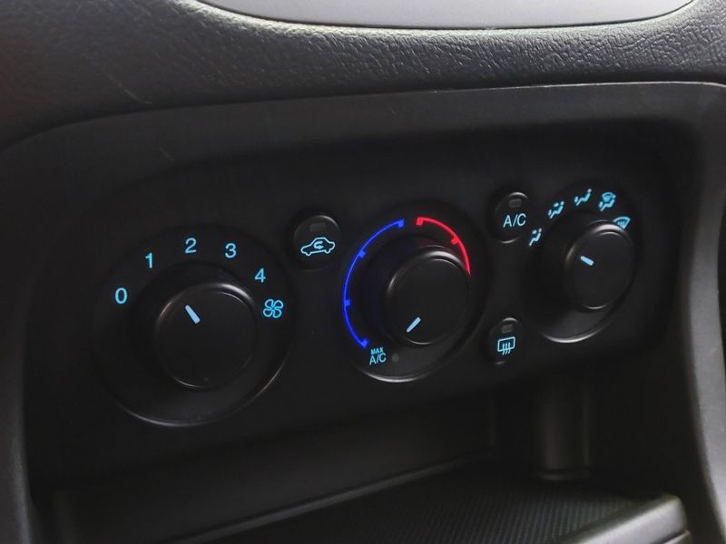 Ford KA 1.0 TI-VCT FLEX SE MANUAL 2020/2020 BETIOLO NOVOS E SEMINOVOS LAJEADO / Carros no Vale