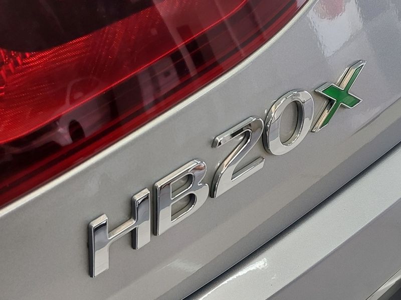 Hyundai HB20X 1.6 16V FLEX EVOLUTION AUTOMÁTICO 2021/2021 BETIOLO NOVOS E SEMINOVOS LAJEADO / Carros no Vale