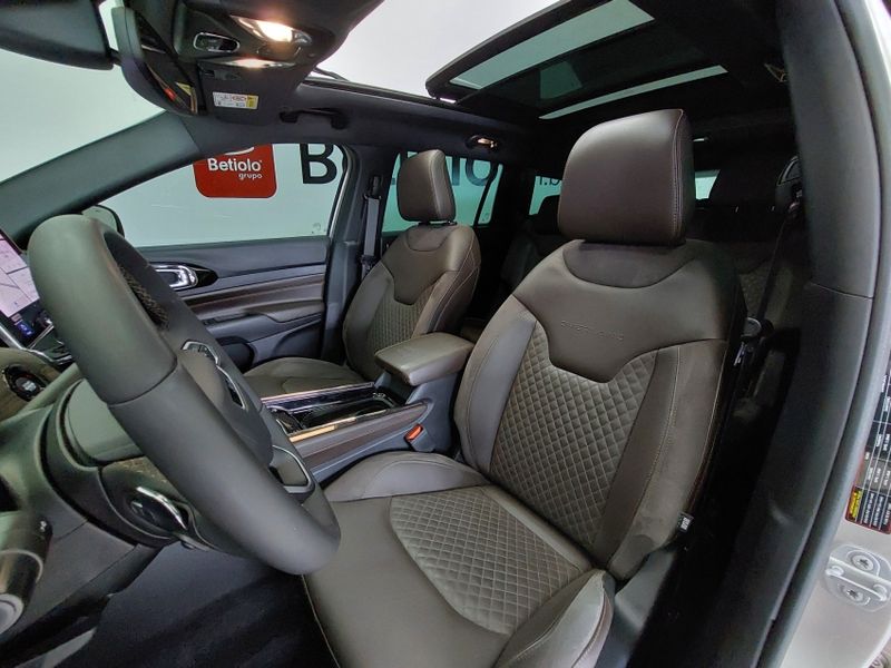 JEEP COMMANDER 1.3 T270 TURBO FLEX OVERLAND AT6 2022/2022 BETIOLO NOVOS E SEMINOVOS LAJEADO / Carros no Vale JEEP COMMANDER 1.3 T270 TURBO FLEX OVERLAND AT6 2022/2022 BETIOLO NOVOS E SEMINOVOS LAJEADO / Carros no Vale